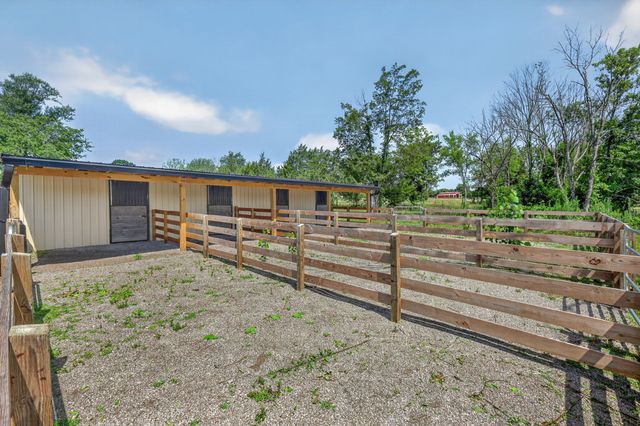 6738 Flat Creek Rd, College Grove, TN 37046