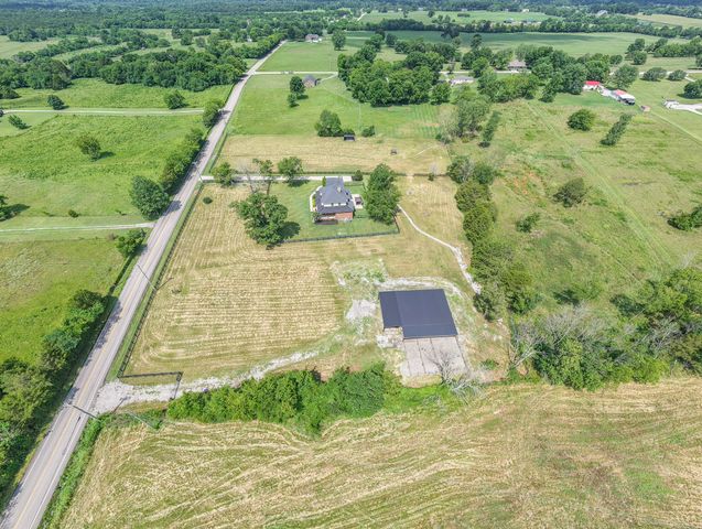 6738 Flat Creek Rd, College Grove, TN 37046