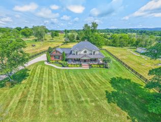 6738 Flat Creek Rd, College Grove, TN 37046