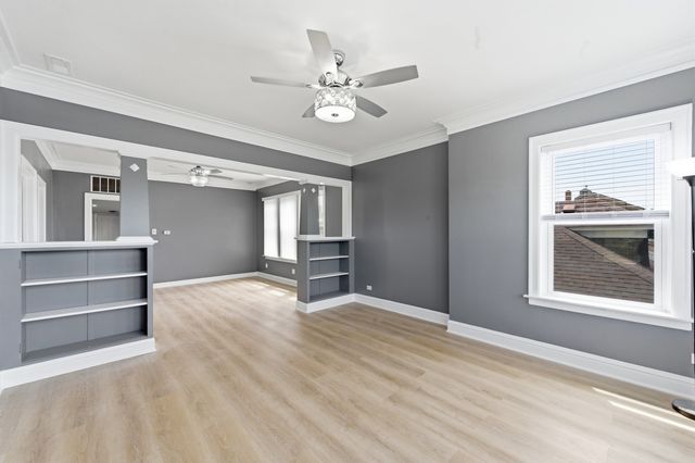 9517 S Escanaba Avenue, Chicago, IL 60617