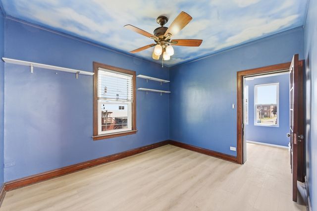 9517 S Escanaba Avenue, Chicago, IL 60617