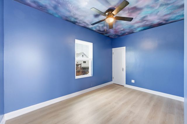 9517 S Escanaba Avenue, Chicago, IL 60617