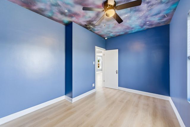 9517 S Escanaba Avenue, Chicago, IL 60617
