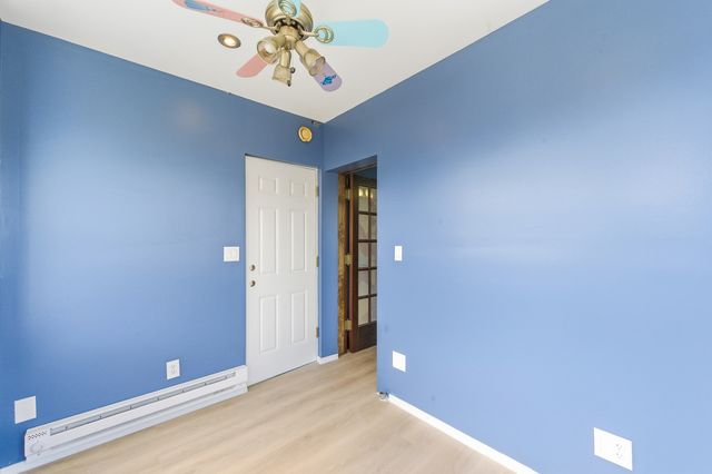 9517 S Escanaba Avenue, Chicago, IL 60617