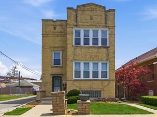 9517 S Escanaba Avenue, Chicago, IL 60617