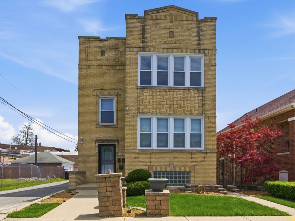 9517 S Escanaba Avenue, Chicago, IL 60617