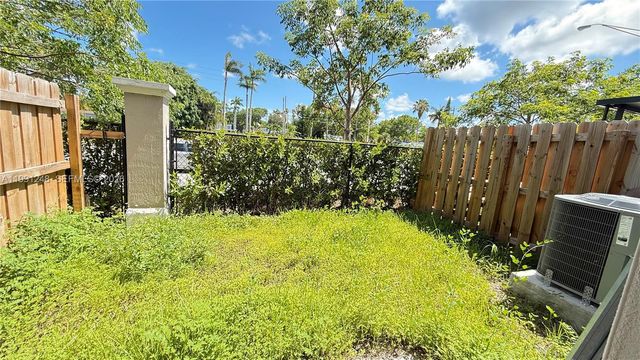 322 NE 1st Dr 1, Florida City, FL 33034