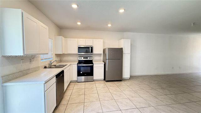 322 NE 1st Dr 1, Florida City, FL 33034