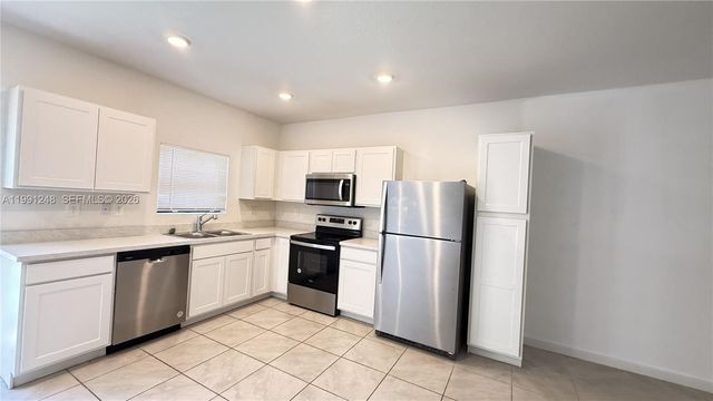 322 NE 1st Dr 1, Florida City, FL 33034