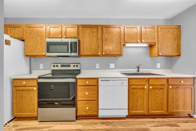 231 Legends Creek Way 102, Indianapolis, IN 46229