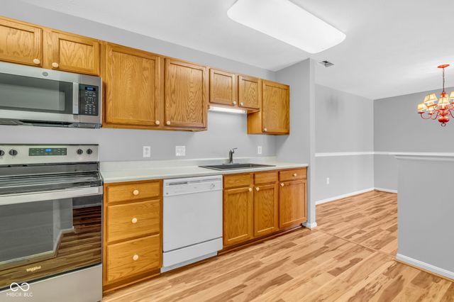 231 Legends Creek Way 102, Indianapolis, IN 46229