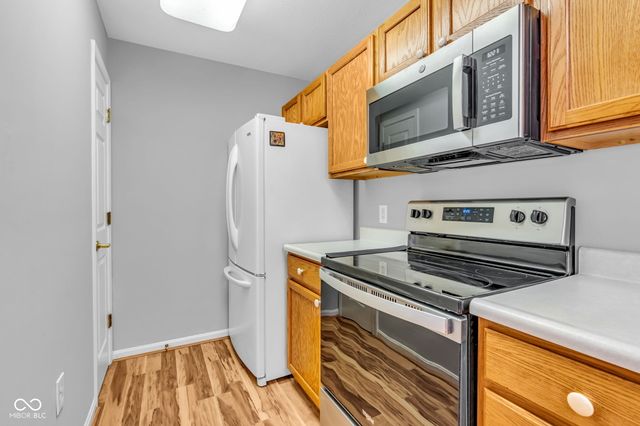 231 Legends Creek Way 102, Indianapolis, IN 46229