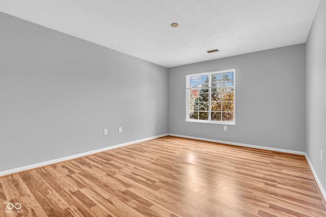 231 Legends Creek Way 102, Indianapolis, IN 46229