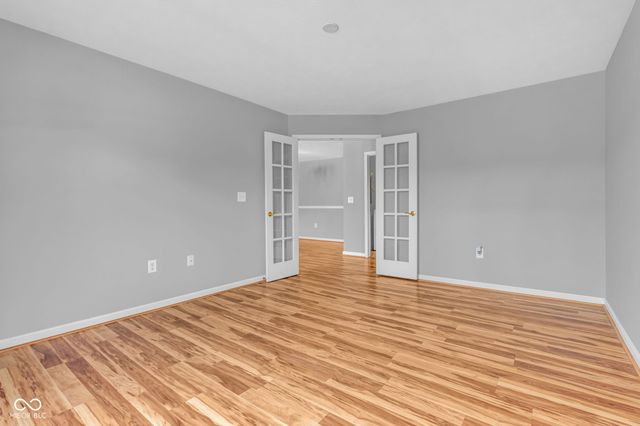 231 Legends Creek Way 102, Indianapolis, IN 46229