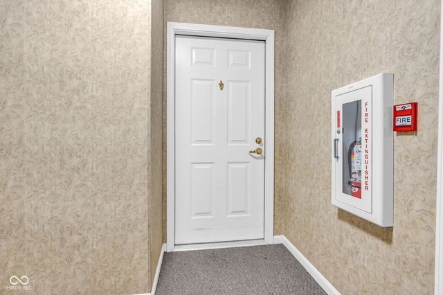 231 Legends Creek Way 102, Indianapolis, IN 46229