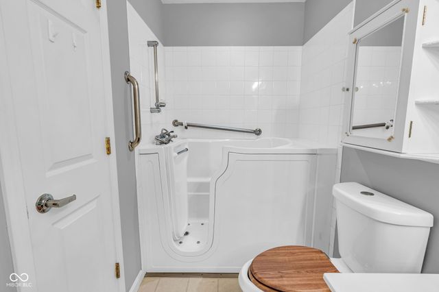 231 Legends Creek Way 102, Indianapolis, IN 46229