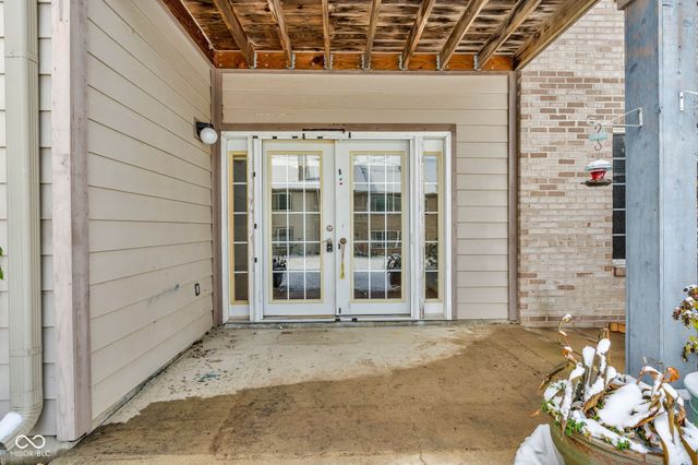 231 Legends Creek Way 102, Indianapolis, IN 46229