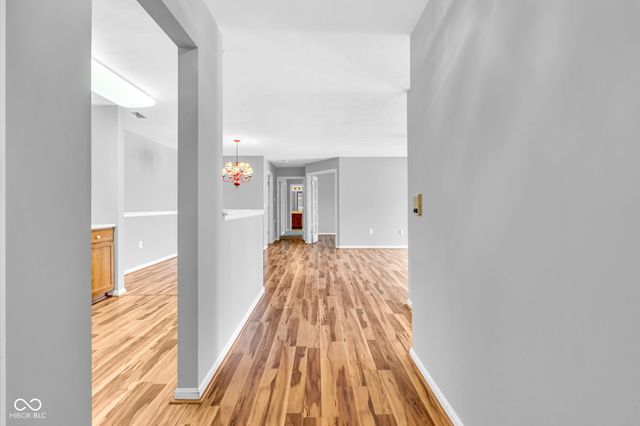 231 Legends Creek Way 102, Indianapolis, IN 46229