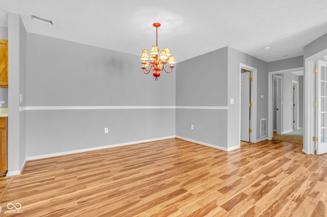 231 Legends Creek Way 102, Indianapolis, IN 46229