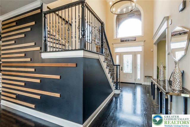 4260 West Wyndemere Circle, Lowhill Twp, PA 18078