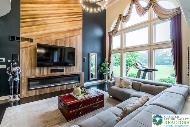 4260 West Wyndemere Circle, Lowhill Twp, PA 18078