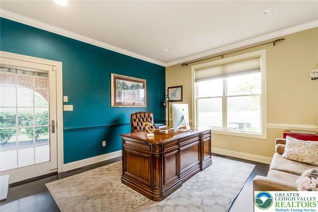 4260 West Wyndemere Circle, Lowhill Twp, PA 18078