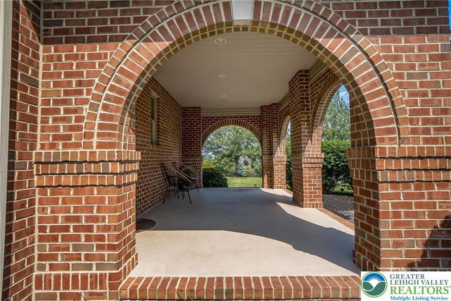 4260 West Wyndemere Circle, Lowhill Twp, PA 18078