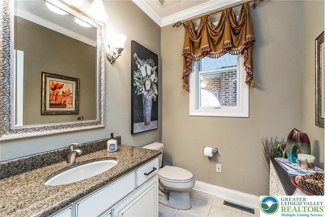 4260 West Wyndemere Circle, Lowhill Twp, PA 18078