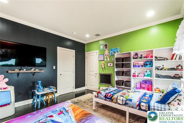 4260 West Wyndemere Circle, Lowhill Twp, PA 18078