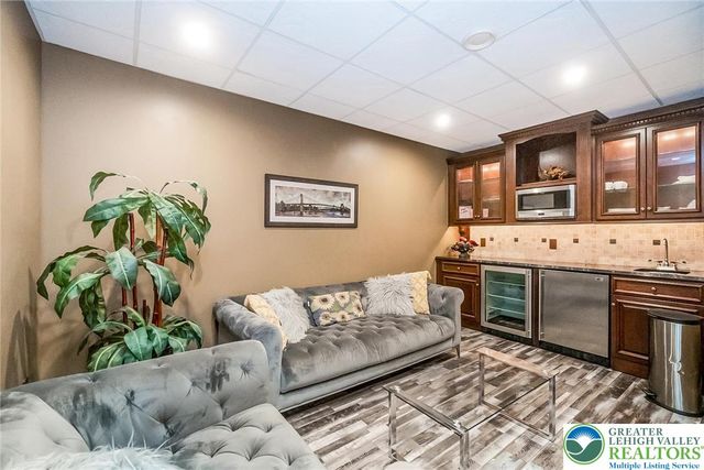 4260 West Wyndemere Circle, Lowhill Twp, PA 18078