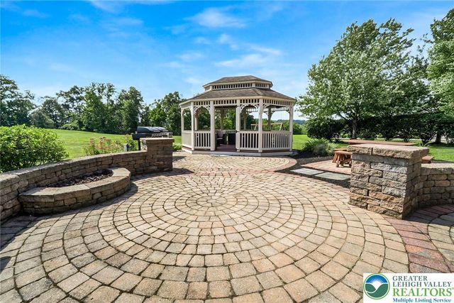 4260 West Wyndemere Circle, Lowhill Twp, PA 18078