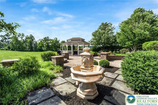 4260 West Wyndemere Circle, Lowhill Twp, PA 18078