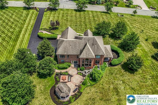 4260 West Wyndemere Circle, Lowhill Twp, PA 18078