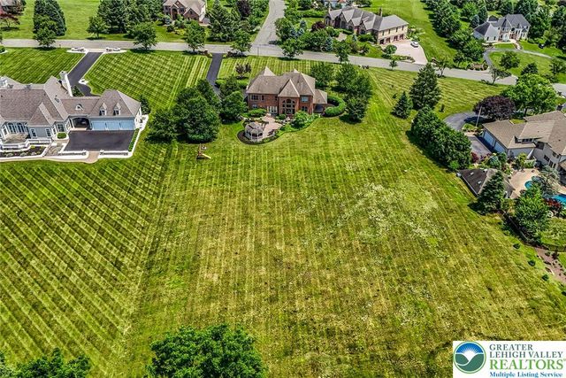 4260 West Wyndemere Circle, Lowhill Twp, PA 18078