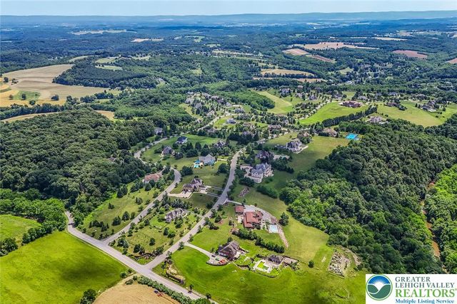 4260 West Wyndemere Circle, Lowhill Twp, PA 18078