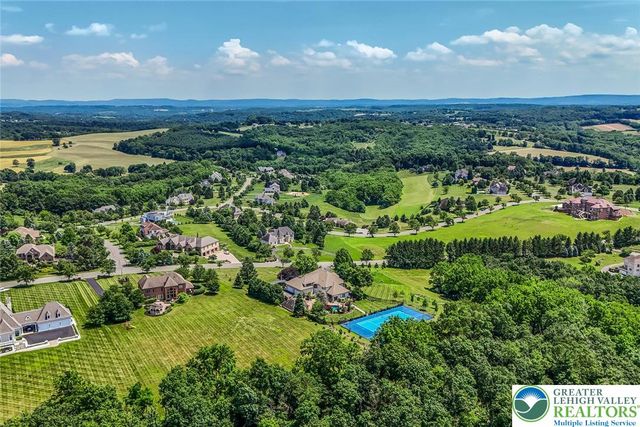 4260 West Wyndemere Circle, Lowhill Twp, PA 18078