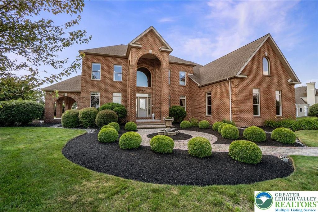 4260 West Wyndemere Circle, Lowhill Twp, PA 18078