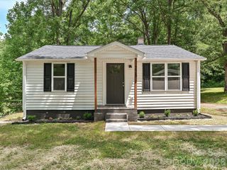 1228 Wilmington Avenue, Statesville, NC 28677