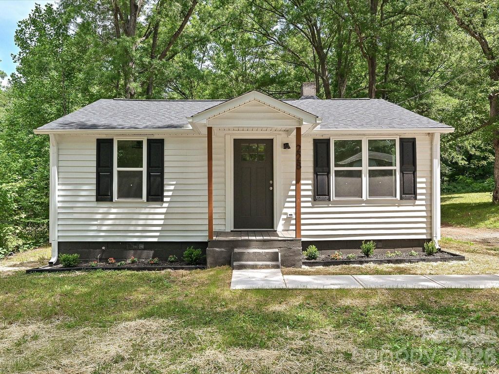 1228 Wilmington Avenue, Statesville, NC 28677