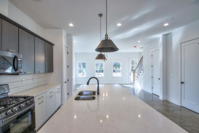 904 Burchwood Ave, Nashville, TN 37216