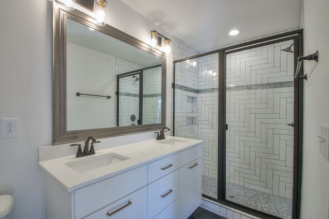 904 Burchwood Ave, Nashville, TN 37216