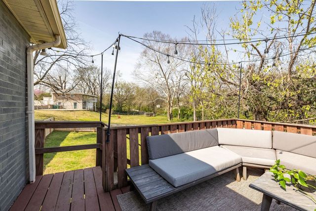 909 N Graycroft Ave, Madison, TN 37115