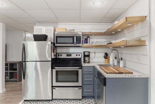 909 N Graycroft Ave, Madison, TN 37115