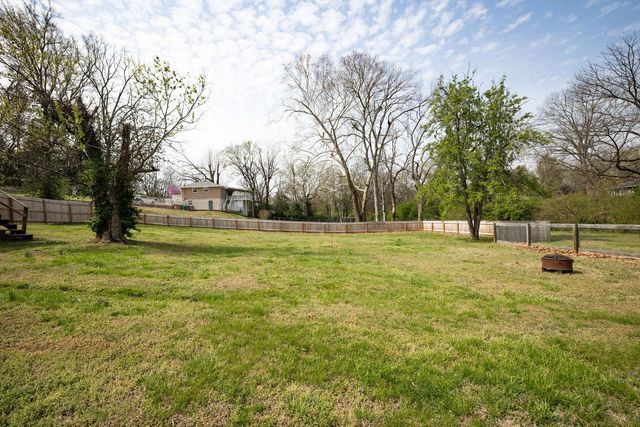 909 N Graycroft Ave, Madison, TN 37115