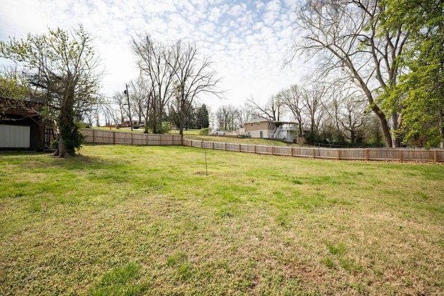 909 N Graycroft Ave, Madison, TN 37115