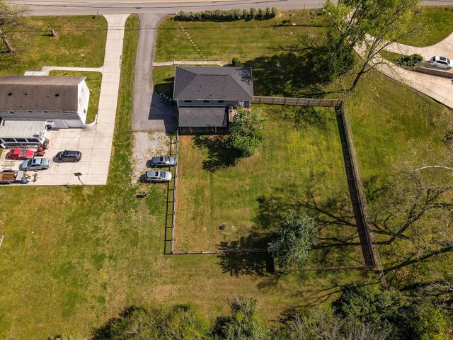 909 N Graycroft Ave, Madison, TN 37115