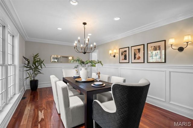 13456 Thornhill Drive, Town And Country, MO 63131