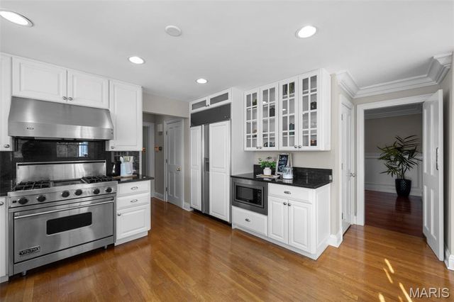 13456 Thornhill Drive, Town And Country, MO 63131
