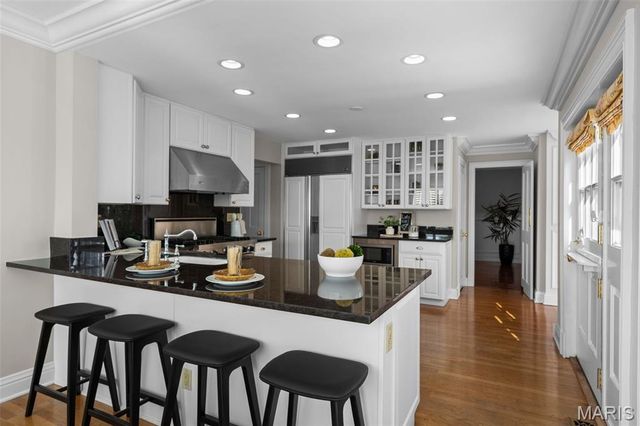 13456 Thornhill Drive, Town And Country, MO 63131