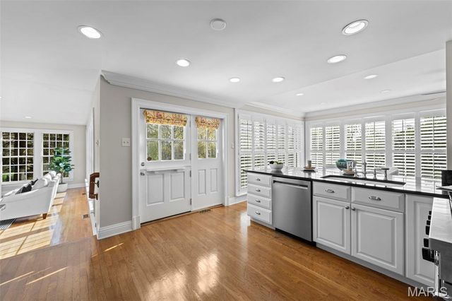 13456 Thornhill Drive, Town And Country, MO 63131